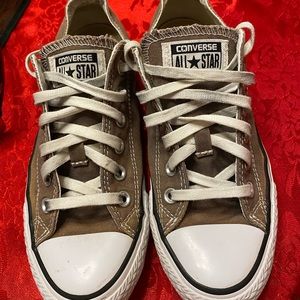 Size 8 Women’s Chuck Taylors All Stars Olive / dark tan color shoes